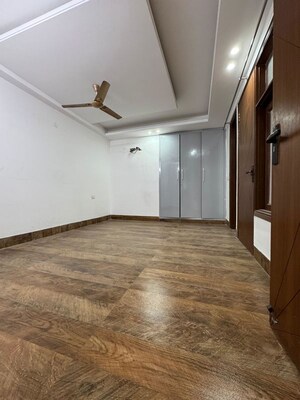 Room in 3 BHK Apartment at Chattarpur – for Rent