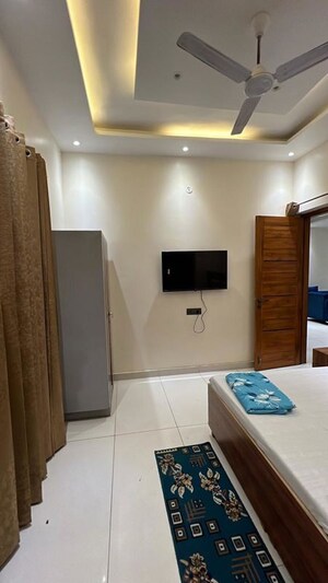 Room in 4 BHK Builder Floor at Sahastradhara – for Rent