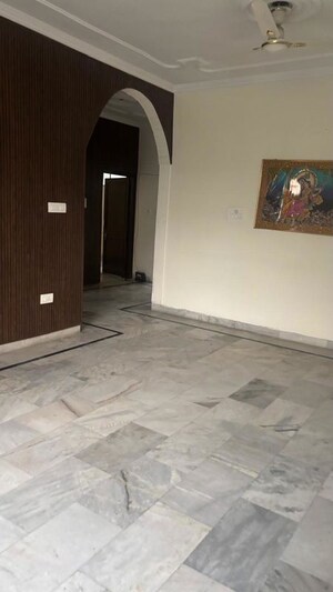 Room in 3 BHK Independent House at Sector 10 – for Rent