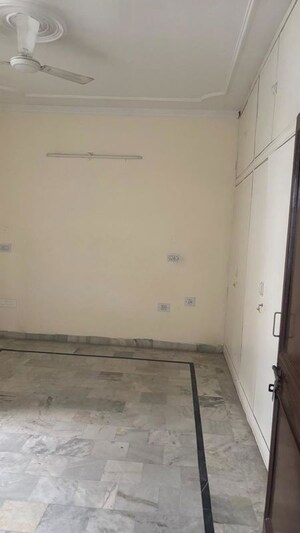 Room in 3 BHK Independent House at Sector 10 – for Rent