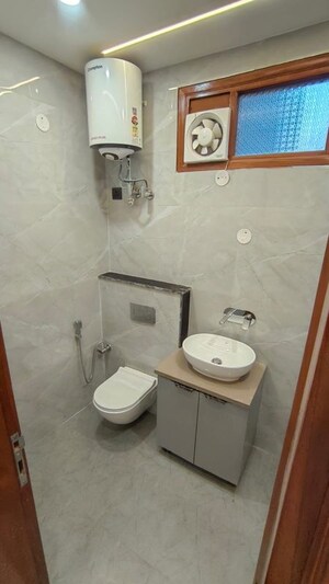 Bathroom in 1 BHK Builder Floor at Malviya Nagar – for Rent