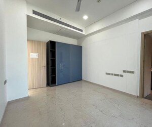 Room in 4 BHK Apartment at Rustomjee Crown, Prabhadevi – for Rent
