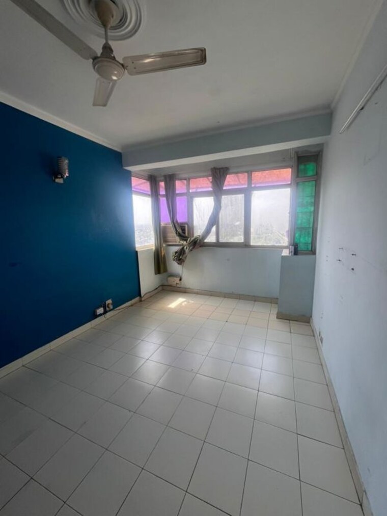 Room, ansal-sushant-estate 1 Bedroom 750 Sq.Ft. Apartment In Sector 52 Gurgaon 10346067