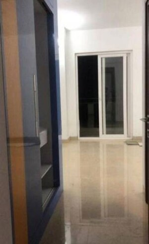 Building Lobby in 4 BHK Apartment at Shalimar Belvedere Court, Gomti Nagar – for Rent