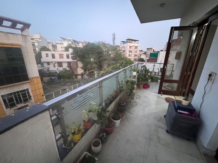 Balcony, sector 56 3 Bedroom 1600 Sq.Ft. Builder Floor In Sector 56 Gurgaon 10346089