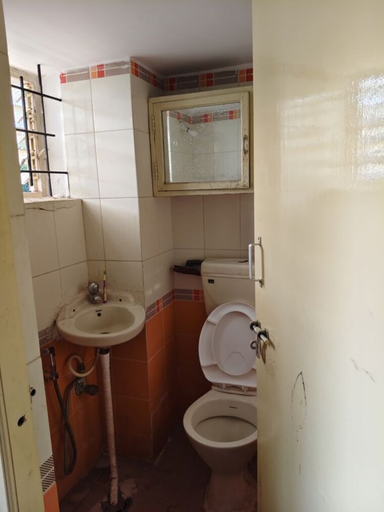 Bathroom, btm layout stage 2 2 Bedroom 1200 Sq.Ft. Builder Floor In Btm Layout Stage 2 Bangalore 10346102