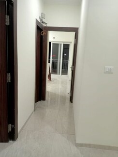 2 BHK + Servant Room Apartment For Rent in Omega Windsor Greens