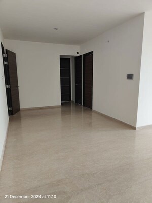 Room in 2 BHK Apartment at Raj Infinia, Malad West – for Rent