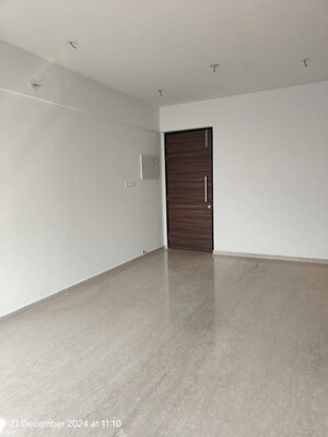 Room in 2 BHK Apartment at Raj Infinia, Malad West – for Rent