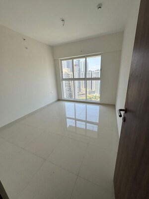 Room in 2 BHK Apartment at Lodha Amara Tower 24 And 25, Kolshet Road – for Sale