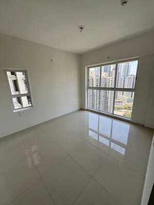 Room in 2 BHK Apartment at Lodha Amara Tower 24 And 25, Kolshet Road – for Sale