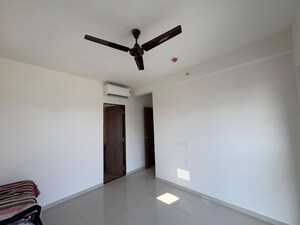 Room in 2 BHK Apartment at Lodha Amara Wing 40 And 41, Kolshet Road – for Rent