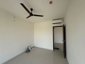Room in 2 BHK Apartment at Lodha Amara Wing 40 And 41, Kolshet Road – for Rent