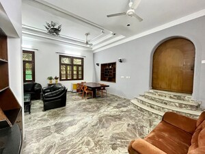 6+ BHK Independent House For Rent in Sector 33