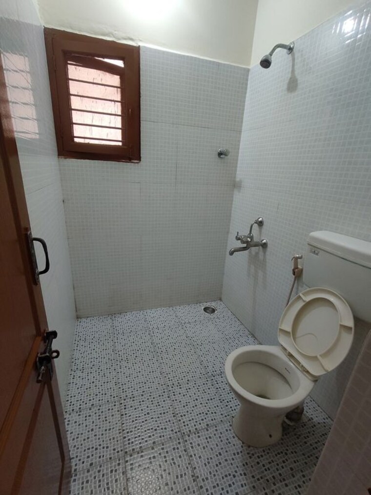 Bathroom, hsr layout sector 3 1 Bedroom 750 Sq.Ft. Independent House In Hsr Layout Sector 3 Bangalore 10346163