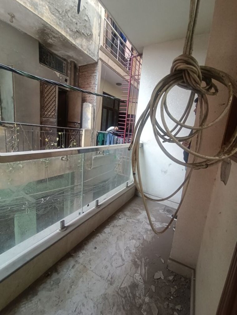 Balcony, rampuri 3 Bedroom 100 Sq.Yd. Builder Floor In Rampuri Delhi 10346171