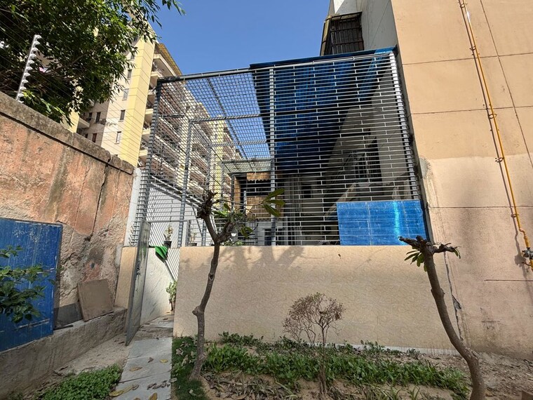 Exterior View, bptp-park-elite-floors-sector-88 3 Bedroom 250 Sq.Yd. Builder Floor In Sector 88 Faridabad 10346172