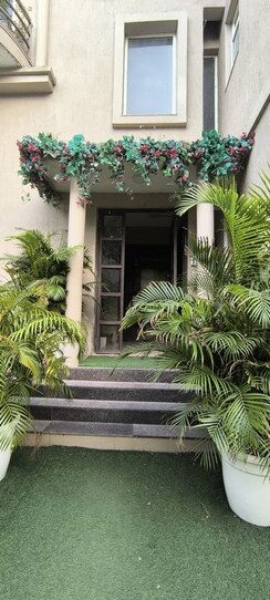 3 BHK + Pooja Room,Study Room,Extra Room,Basement Apartment For Rent in BPTP Amstoria