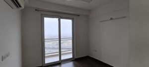 Room in 3.5 BHK Apartment at Conscient Heritage Max, Sector 102 – for Rent