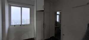 Room in 3.5 BHK Apartment at Conscient Heritage Max, Sector 102 – for Rent