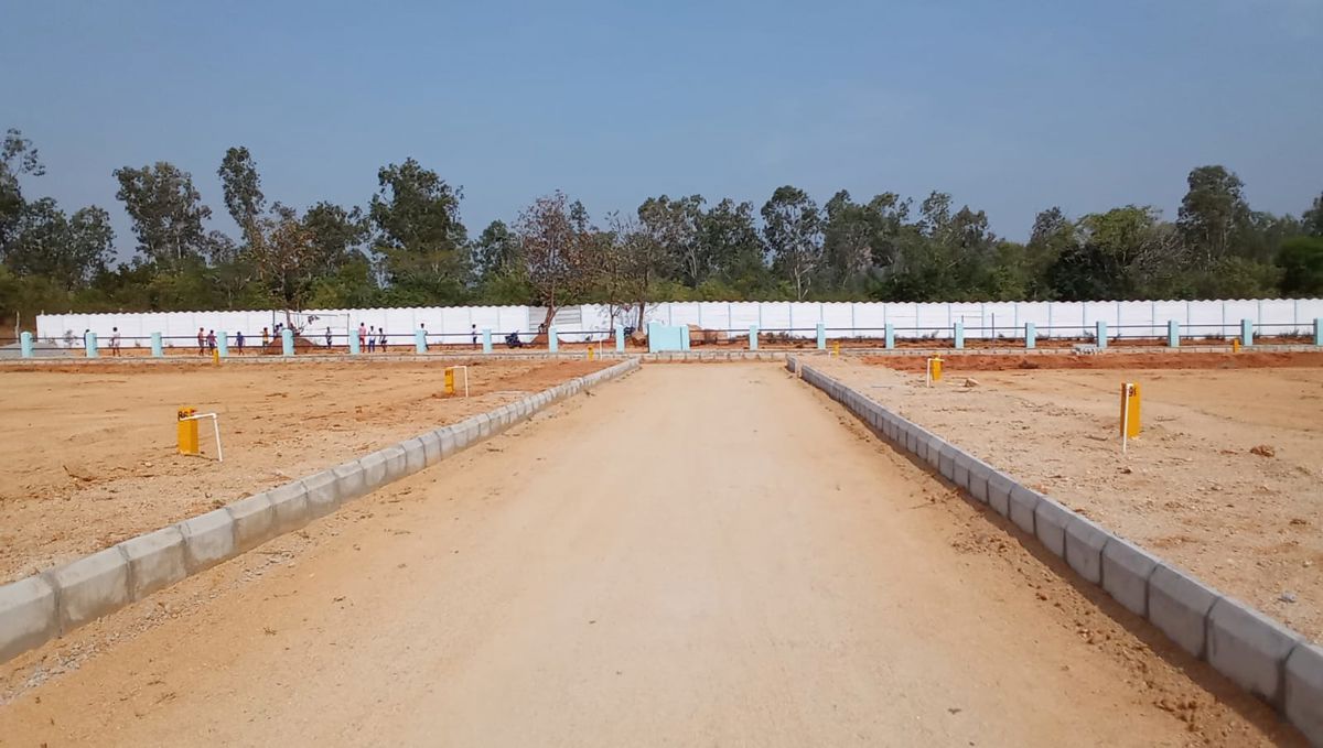 Plot For Sale in Amangal