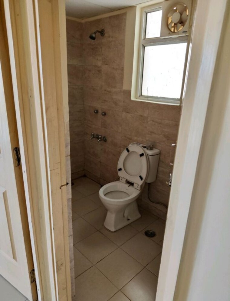 Bathroom, wave-dream-homes 2 Bedroom 840 Sq.Ft. Apartment In Wave City Ghaziabad 10346195