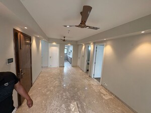 Room in 3 BHK Builder Floor at Signature Global City 63A, Sector 63a – for Rent