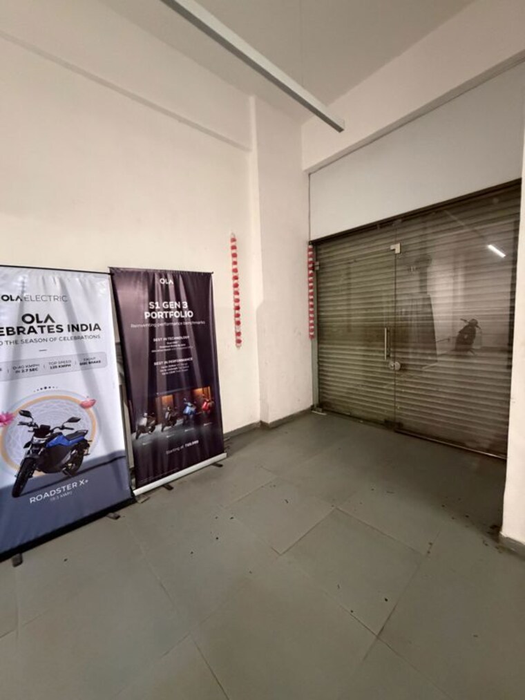  Parking, shiv-koliwada-chs Commercial Shop 800 Sq.Ft. In Sion East Mumbai 10346213