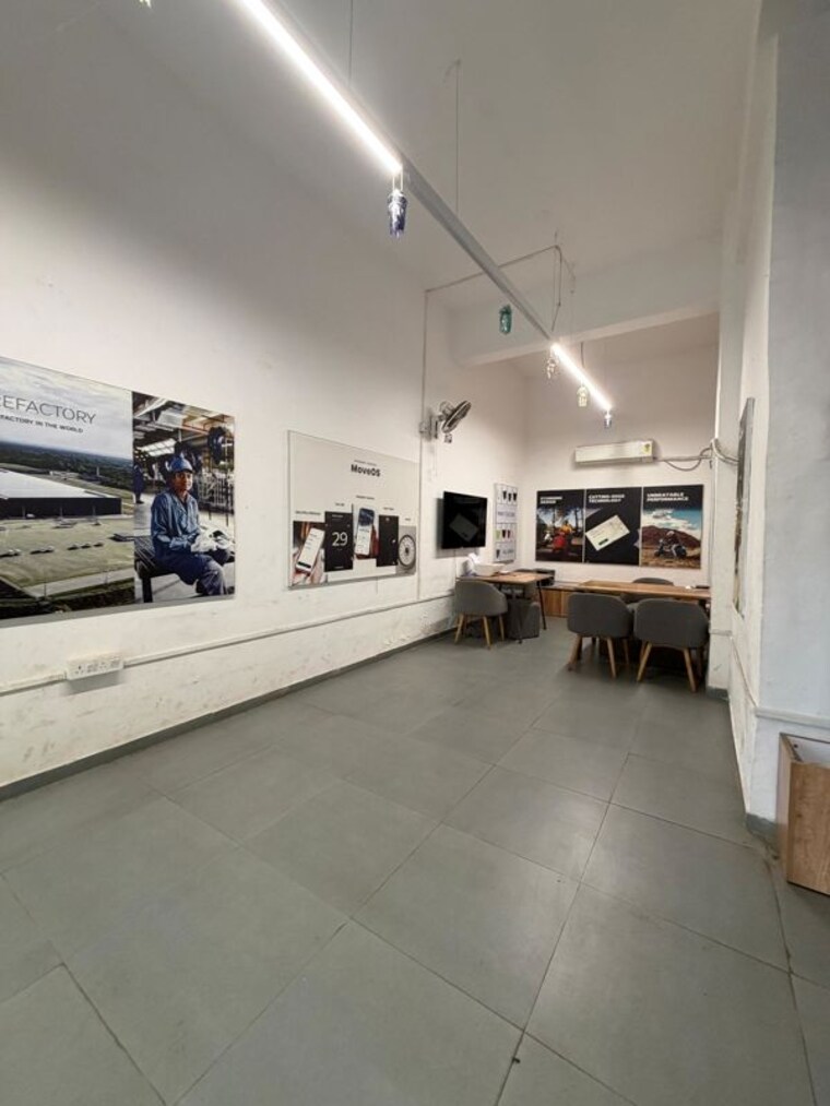  Parking, shiv-koliwada-chs Commercial Shop 800 Sq.Ft. In Sion East Mumbai 10346213