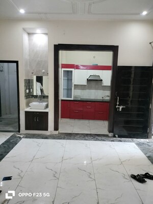 Kitchen in 2 BHK Builder Floor at Gomti Nagar – for Rent