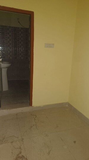 Room in 1 BHK Builder Floor at Indira Nagar – for Rent