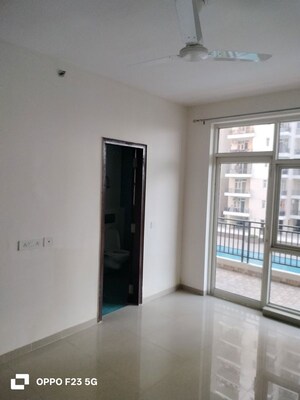 Room in 3 BHK Apartment at Rishita Manhattan, Gomti Nagar – for Rent