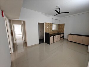 Room in 3 BHK Apartment at Essen Shonest Towers, Wakad – for Rent