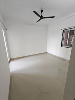 Room in 3 BHK Apartment at Essen Shonest Towers, Wakad – for Rent