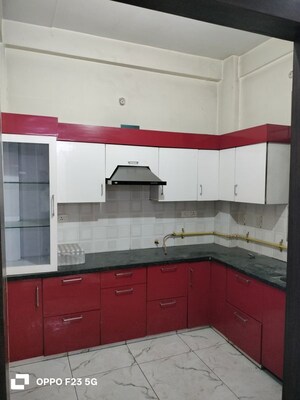 Kitchen in 2 BHK Builder Floor at Gomti Nagar – for Rent