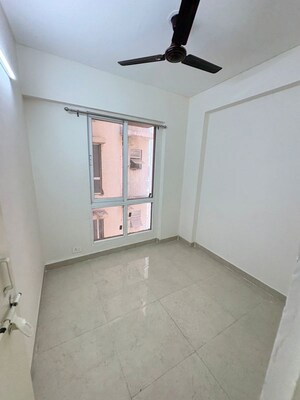 Room in 2.5 BHK Apartment at Signature The Millennia 3, Sector 37d – for Rent