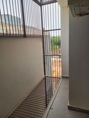 Balcony in 1 BHK Builder Floor at Sector 52 – for Rent