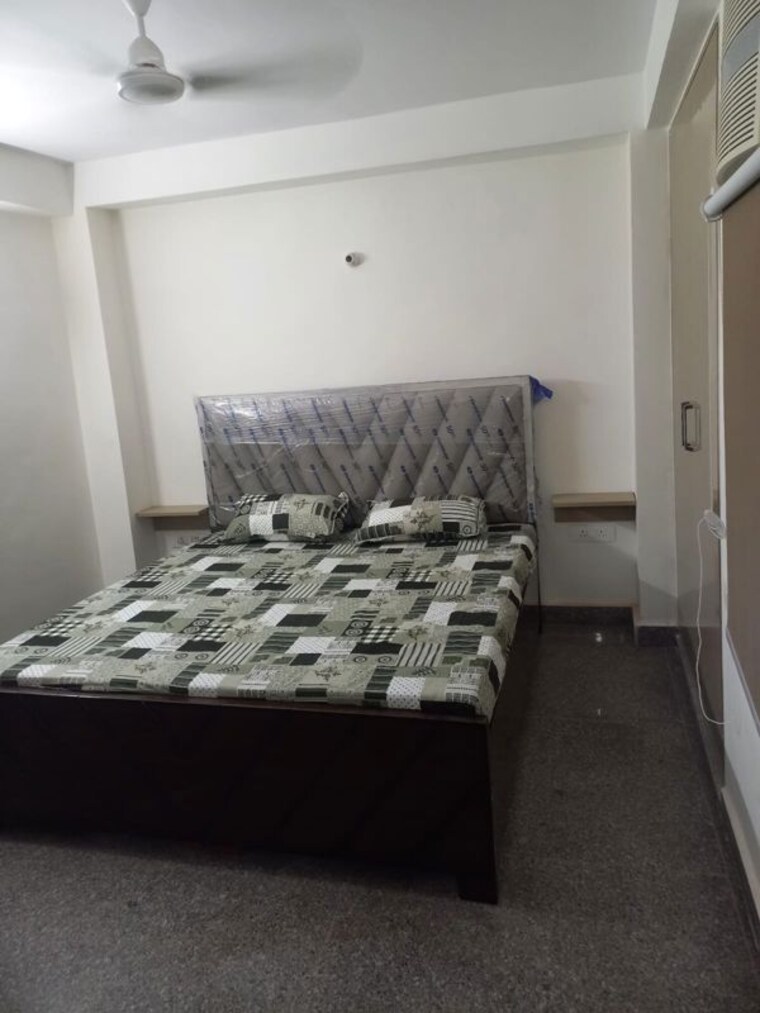 Bedroom, sector 52 1 Bedroom 1000 Sq.Ft. Builder Floor In Sector 52 Gurgaon 10346363