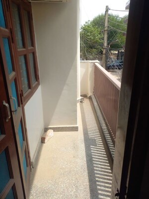 Balcony in 1 BHK Builder Floor at Sector 52 – for Rent