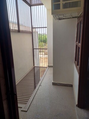 Balcony in 1 BHK Builder Floor at Sector 52 – for Rent