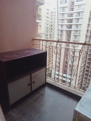 Room in 3 BHK Apartment at Arihant Ambar, Sector 1 Greater Noida – for Rent