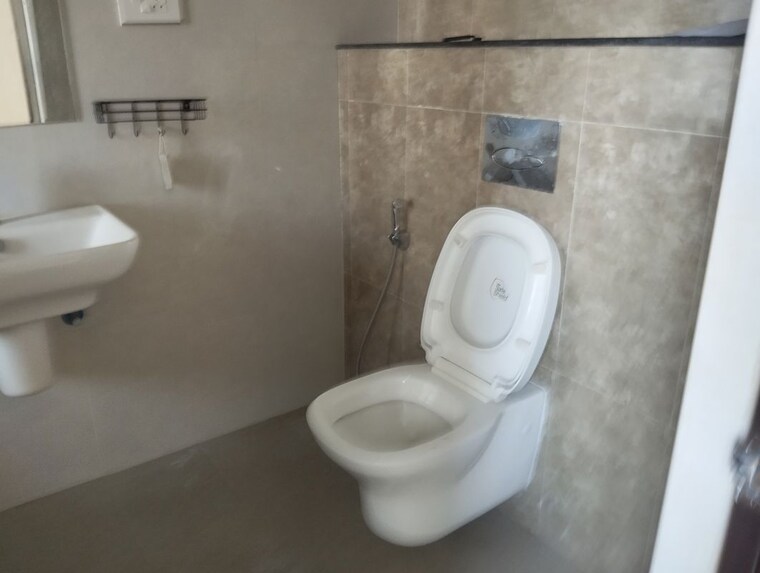 Bathroom, smr-vinay-iconia-phase-ii 3 Bedroom 1840 Sq.Ft. Apartment In Kondapur Hyderabad 10346400
