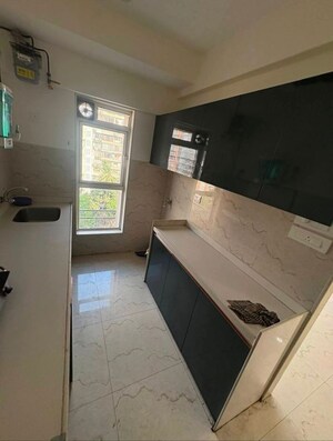 Team Area in 2 BHK Apartment at Andheri West – for Rent
