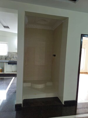 Bathroom in 3 BHK Builder Floor at Dollars CR Pride, Rmv 2nd Stage – for Sale