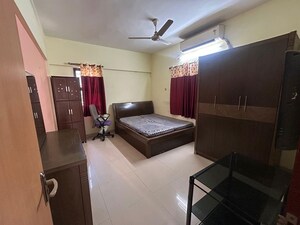 Bedroom in 2 BHK Apartment at Hadapsar – for Rent