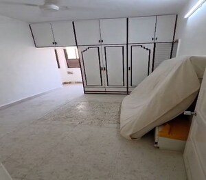 Bedroom in 2 BHK Apartment at Dadar East – for Rent