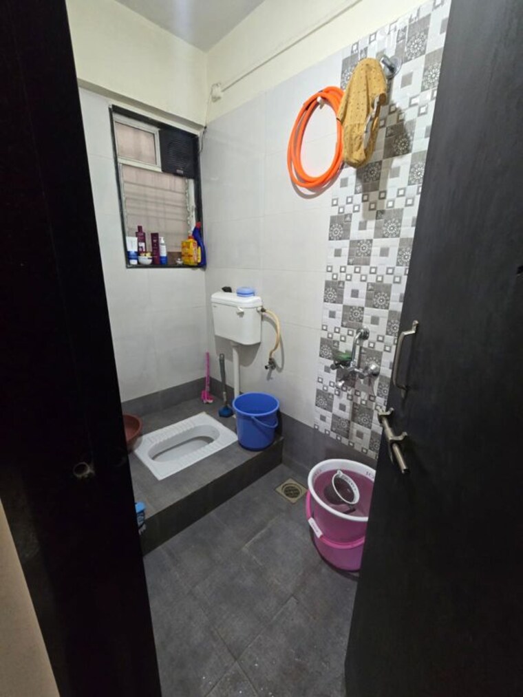Bathroom, chandralok-nagari 1 RK 260 Sq.Ft. Apartment In Dhayari Pune 10327728