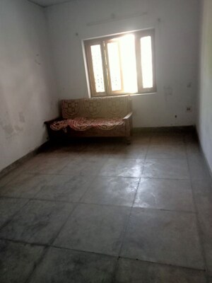 1 BHK Villa For Rent in Aliganj