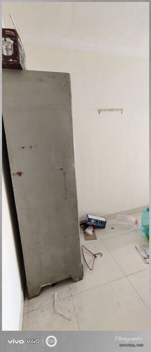 Room in 1 RK Apartment at Goregaon East – for Rent
