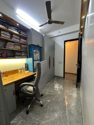 Parking in 2.5 BHK Apartment at Amanora Gateway Towers, Hadapsar – for Rent